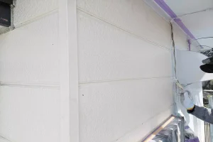 郡山市内現場で外壁の中塗り塗装