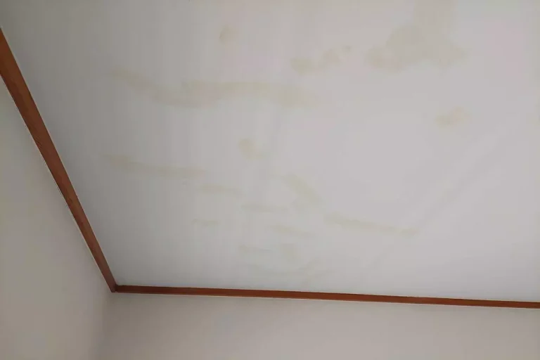 室内の壁のパテ補修